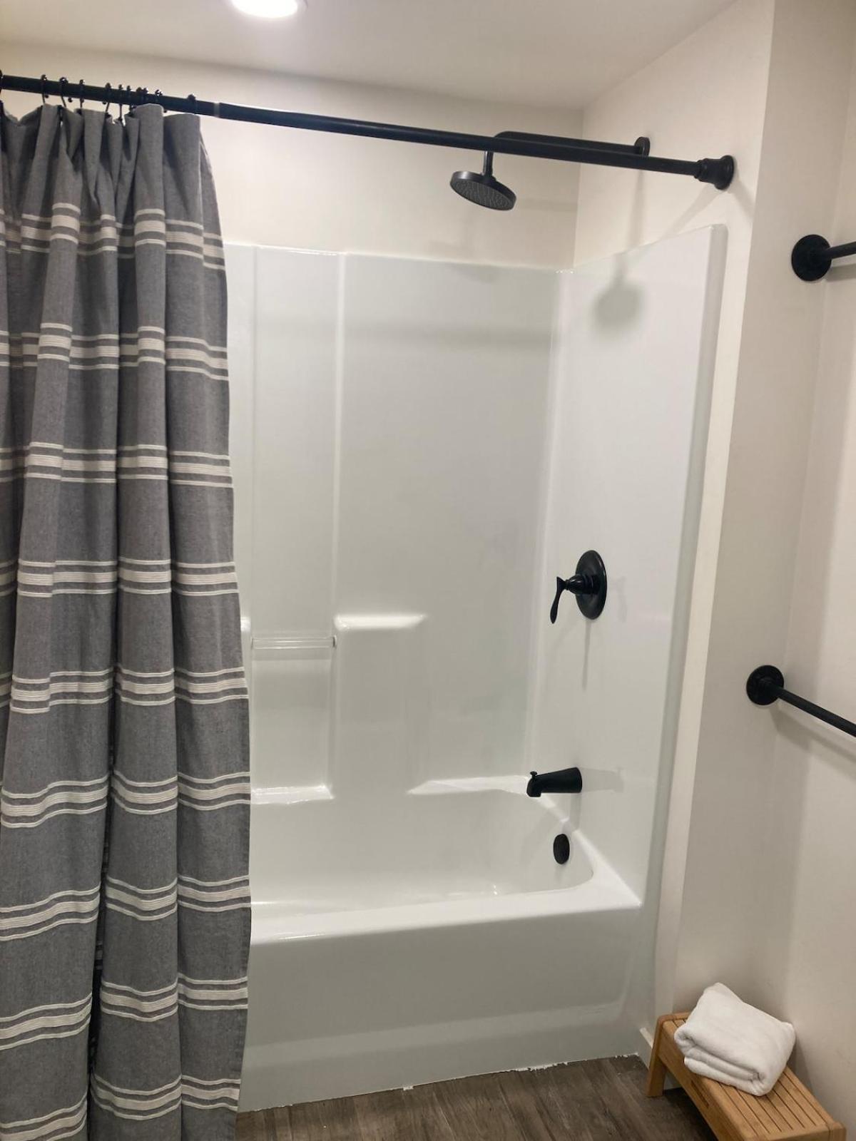 Trillium Ridge, Hocking Hills Area, 2 Bedroom, 3 Beds * Rockbridge